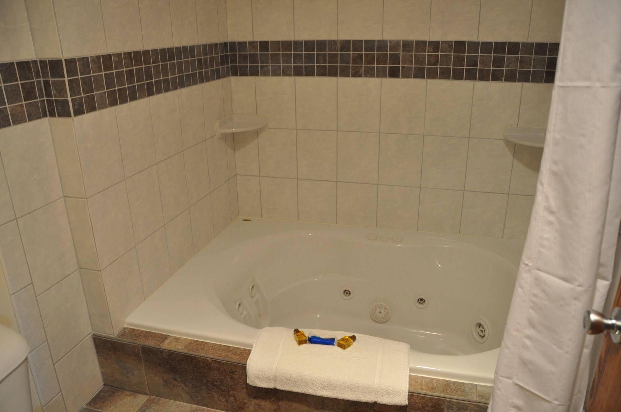 Shepherd Mountain Inn & Suites Pilot Knob Εξωτερικό φωτογραφία